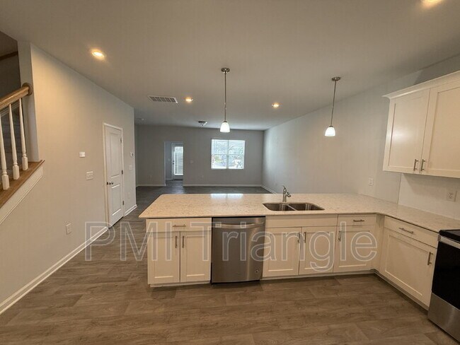 Building Photo - 67 Blakely St