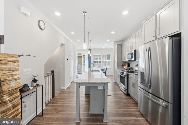 Foto del edificio - 16122 Columbus Ave