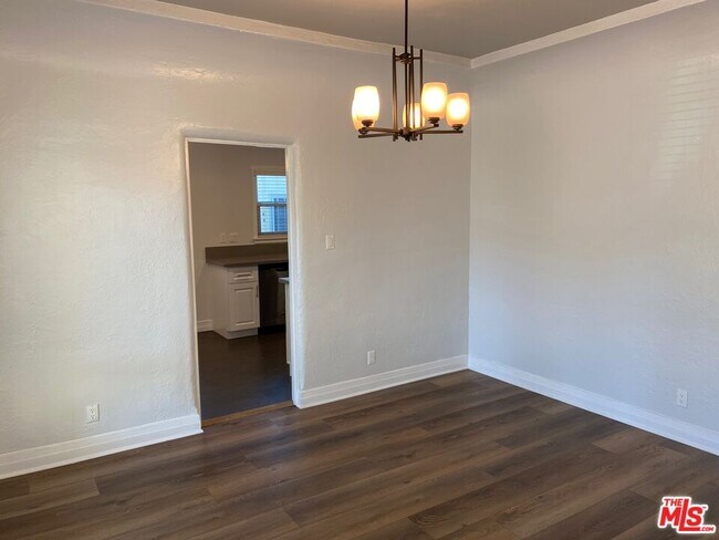 Foto del edificio - 1110 Meadowbrook Ave