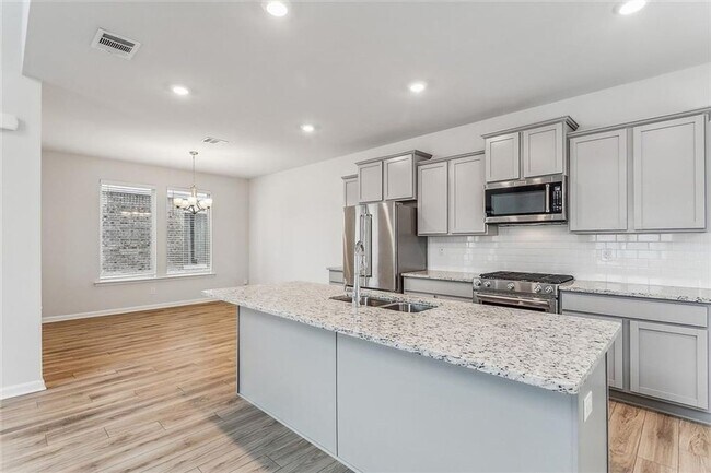 Foto del edificio - Spacious 4BR House in Slidell