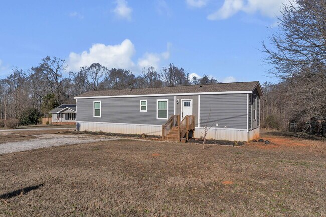 Foto del edificio - Spacious 2BR, 2BA home on 1.5 acres with Extra Storage - $1650/mo rent***