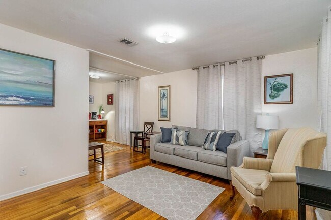 Foto del edificio - 830 W Jordan St