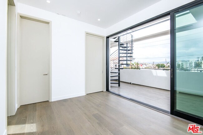 Foto del edificio - 1819 1/2 Veteran Ave