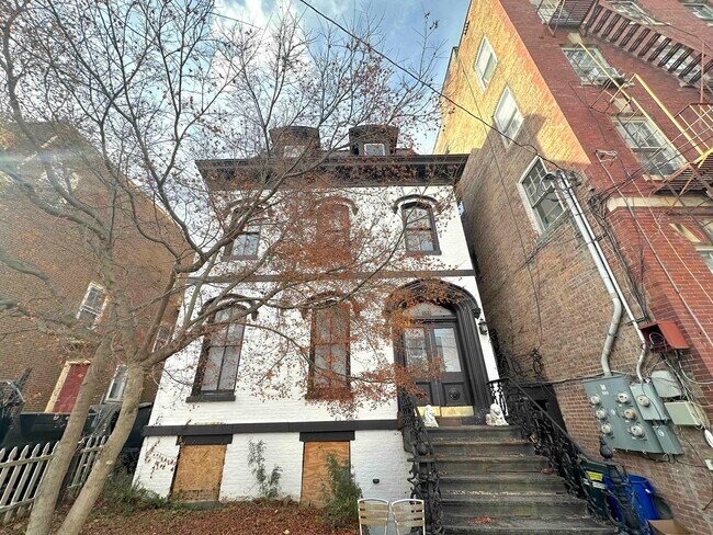 Foto del edificio - 275 Grand St