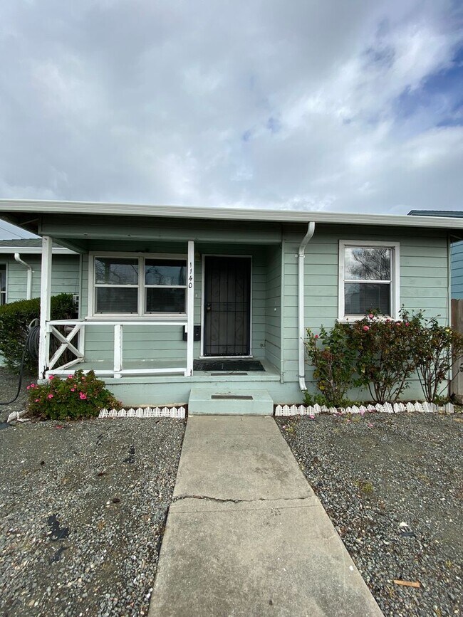 Foto del edificio - Rent Reduction!! 1bed/1bath Duplex within walking distance of Downtown Fairfield