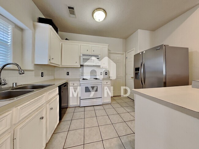 Building Photo - 1915 Oak Hollow Ct