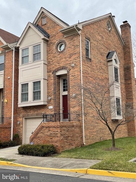 Photo - 8012 Merry Oaks Ct Townhome