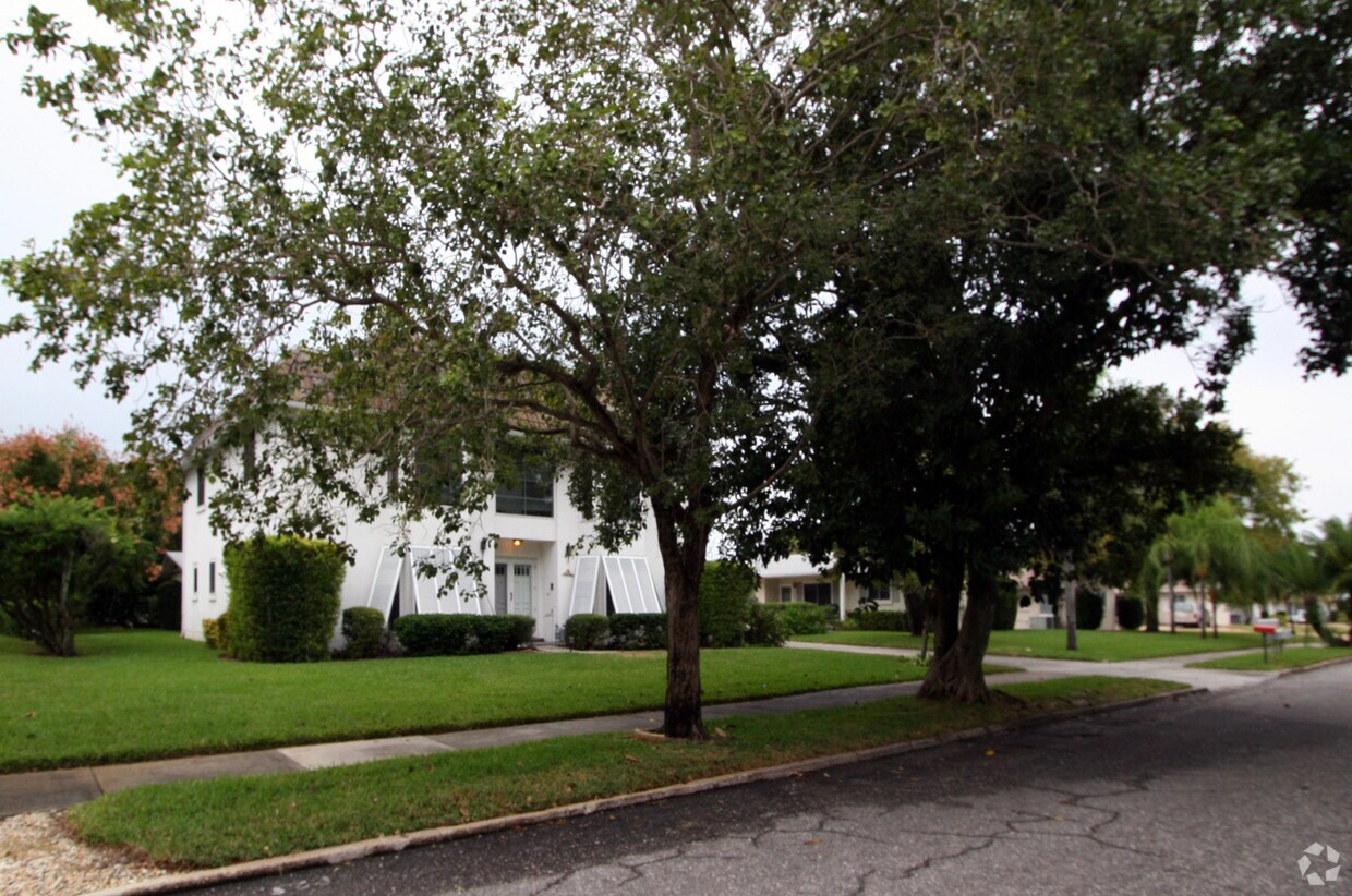 Building Photo - 7320 Manatee St