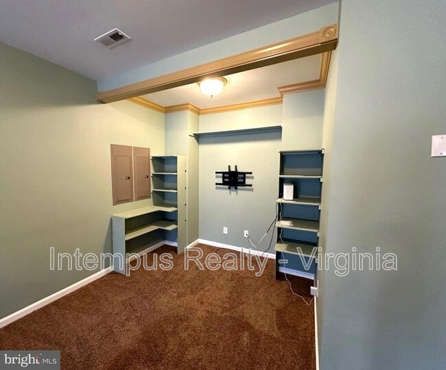 Building Photo - 41 Rainwater Ln