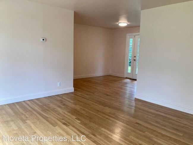 Foto del edificio - 5 br, 2 bath House - 2536 Saint Elias Drive