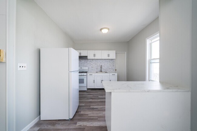 Building Photo - 273 Ridge Rd