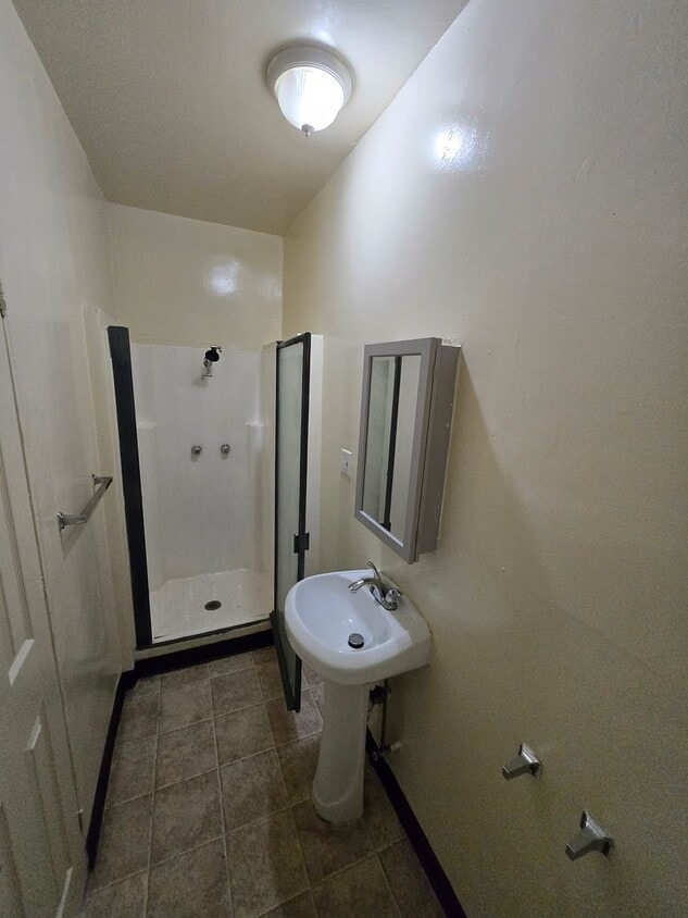 Building Photo - 627 Normandie Ave