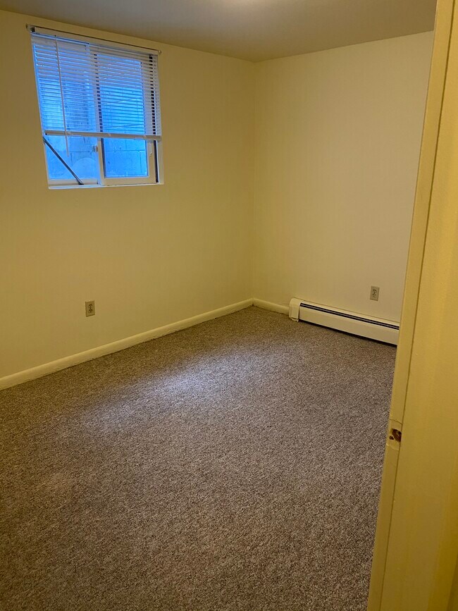 Building Photo - 4545 N Woodbridge Ave