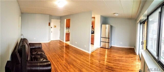 Foto principal - 92-29 Queens Blvd