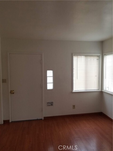 Foto del edificio - 1713 W Olympic Blvd