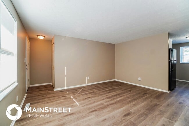 Building Photo - 5014 Ewald Dr