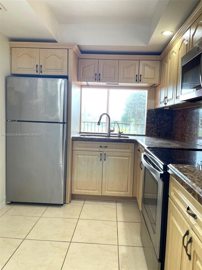 Foto del edificio - 9411 SW 4th St