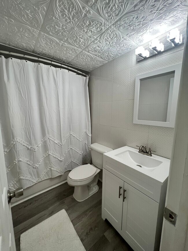 Bathroom - 7010 NW 186th St
