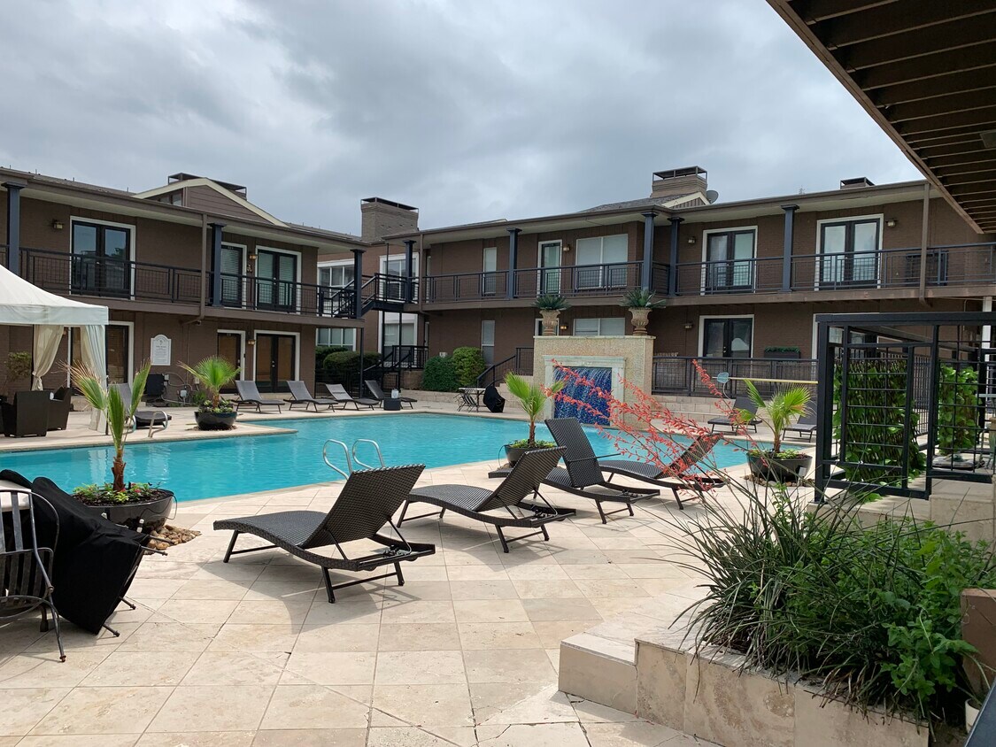 5928 Sandhurst Ln Unit 227, Dallas, TX 75206 Condo for Rent in Dallas