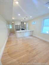 Building Photo - 32 Putnam Ave