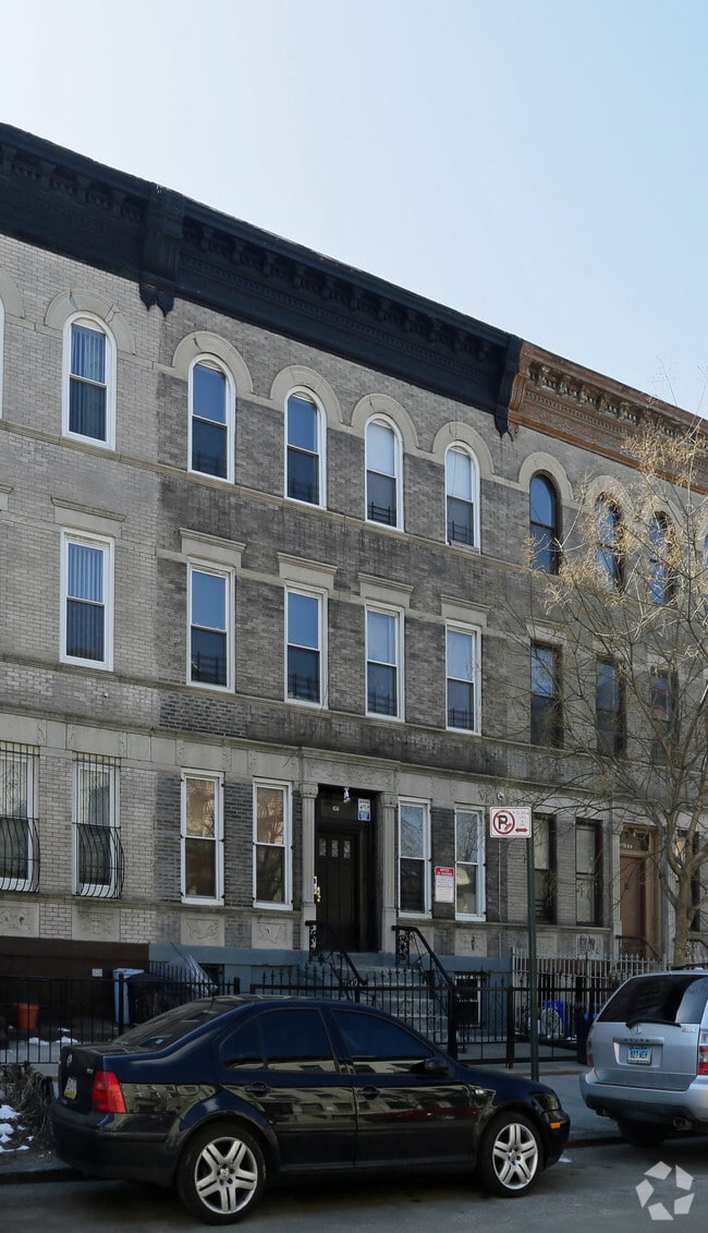 Building Photo - 656 Macdonough