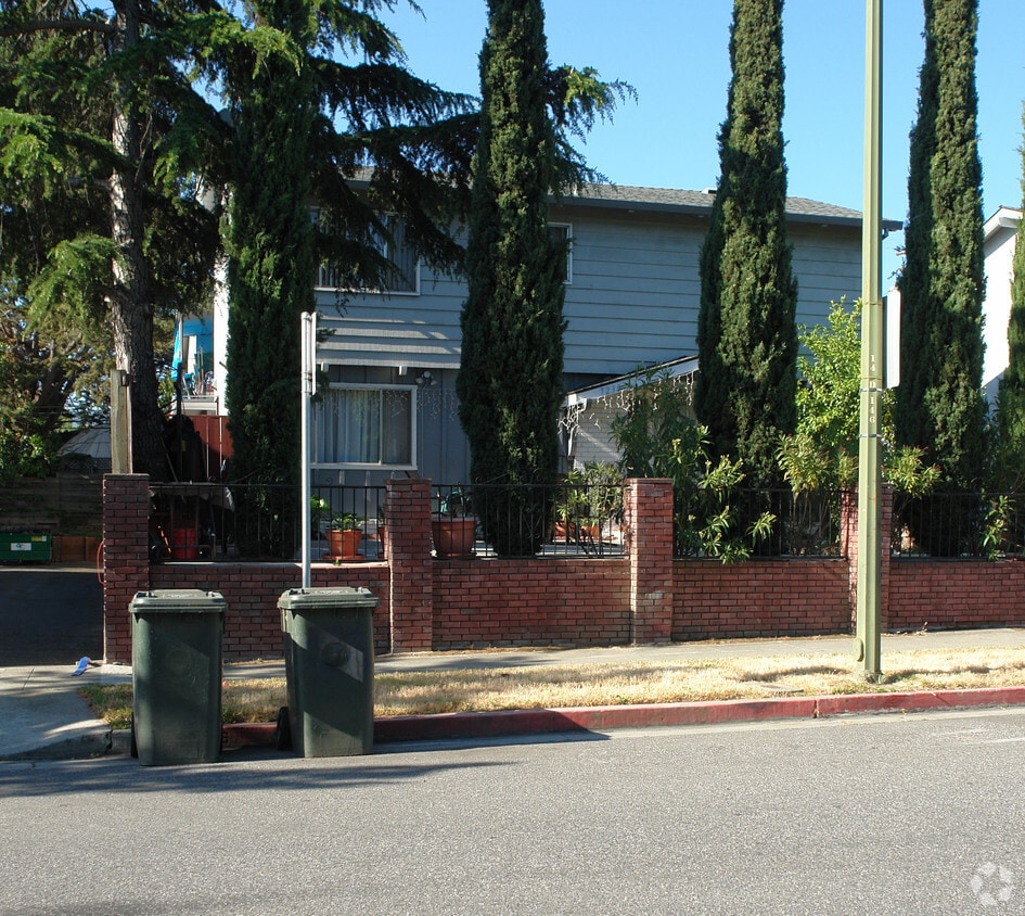 Building Photo - 7230 Bark Lane