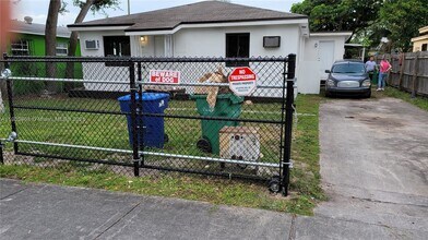 Building Photo - 941 NW 99th St