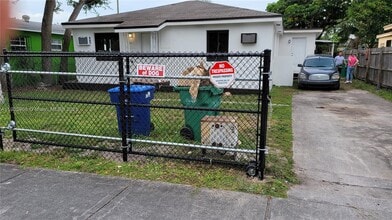 Building Photo - 941 NW 99th St