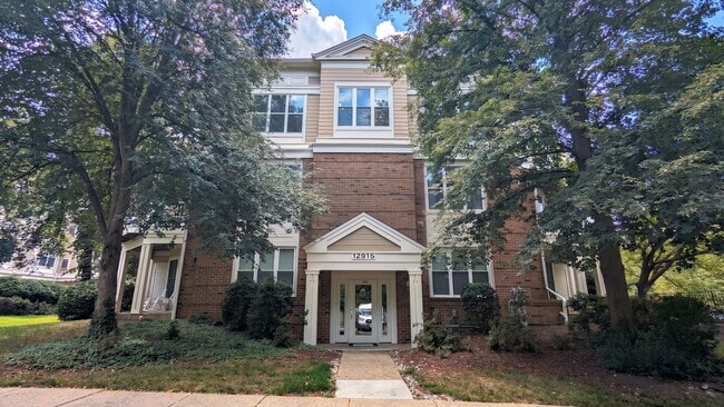 Building Photo - 12915 Alton Sq