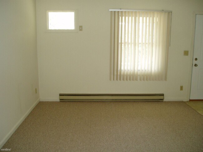 Building Photo - 1 br, 1 bath Apartment - 311 Birch Street