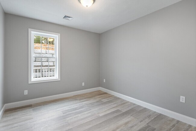 Building Photo - 340 Scenic Hwy