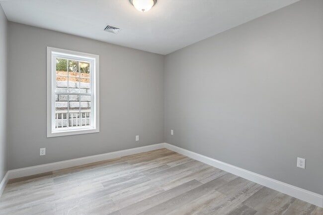 Building Photo - 340 Scenic Hwy