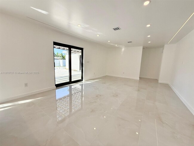 Foto del edificio - 3322 Coolidge St