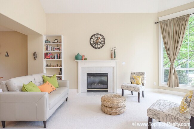 Foto del edificio - Lovely 4 Bedroom | 2.5 Bathroom Single Family Home | Corner Lot | Kaiser Woods Community