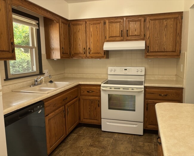 Building Photo - 2544 Glenn St