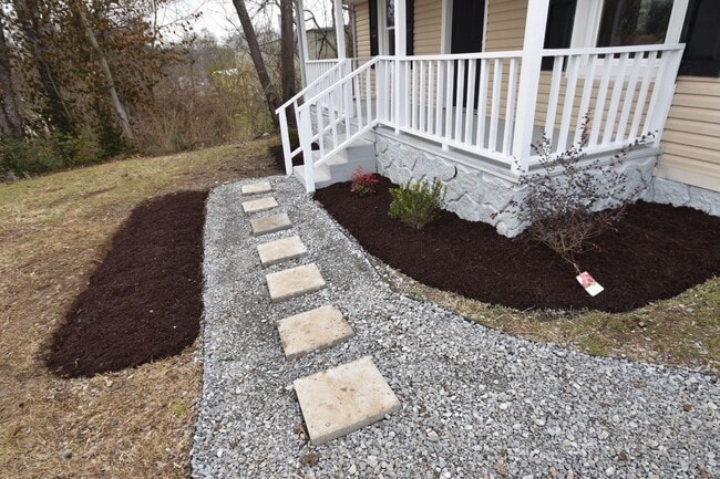 Building Photo - Coming soon to Gallatin 2 bed 1 bath