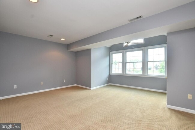 Building Photo - 350 Copperfield Ln