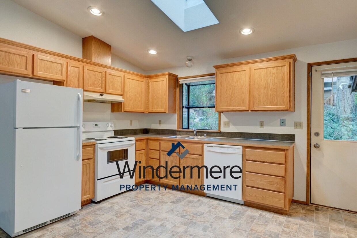 Primary Photo - 1505: 4156 Cabrini Ct