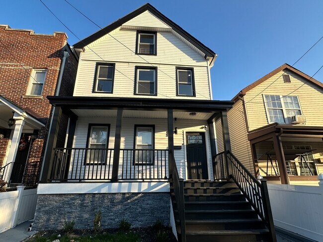 Building Photo - 110 S Jefferson St