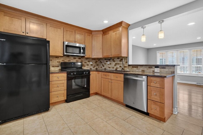 Building Photo - 15 S Waiola Ave