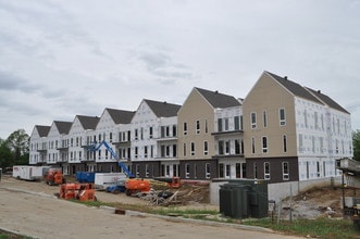 Building Photo - Eastbrook Flats