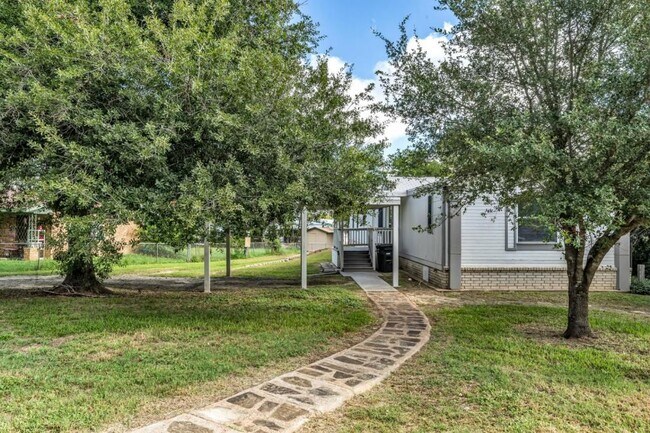 Building Photo - 508 N Echols St