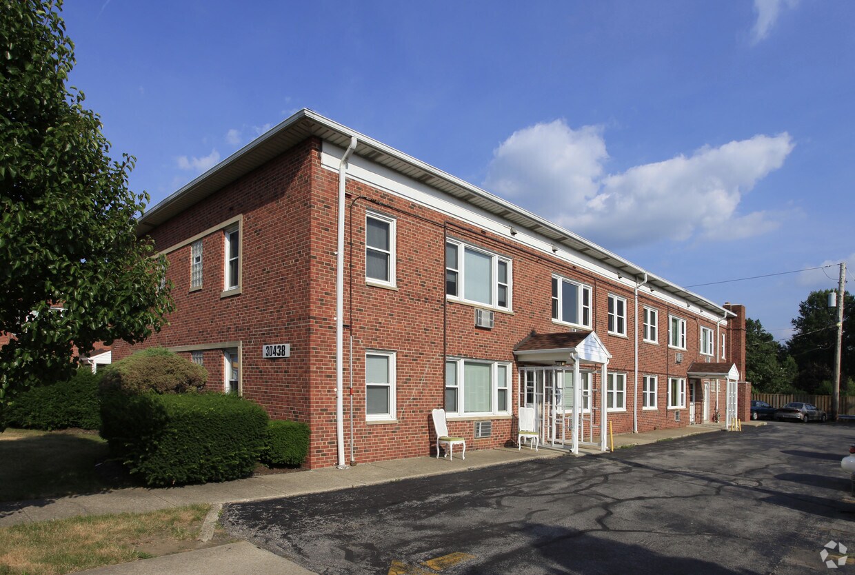 Wickiffe Manor Apartments in Wickliffe, OH