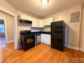 Building Photo - 56 Hancock St