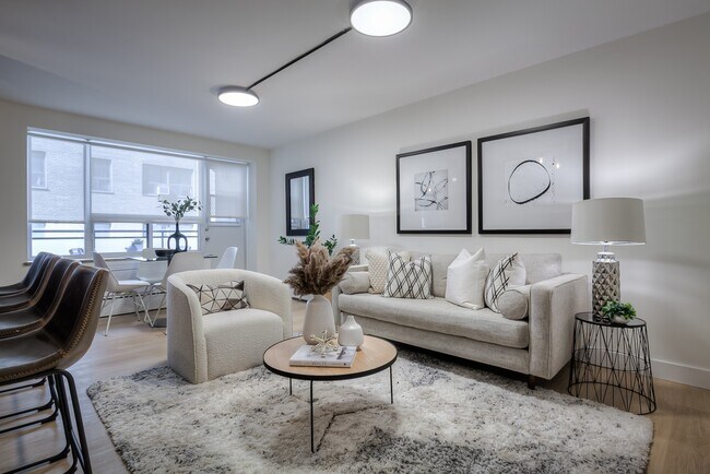 Photo du bâtiment - 420 Eglinton Ave E