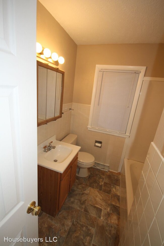 Building Photo - 3 br, 2 bath House - 7541 Southview Dr