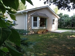Building Photo - 801 Sanders Rd