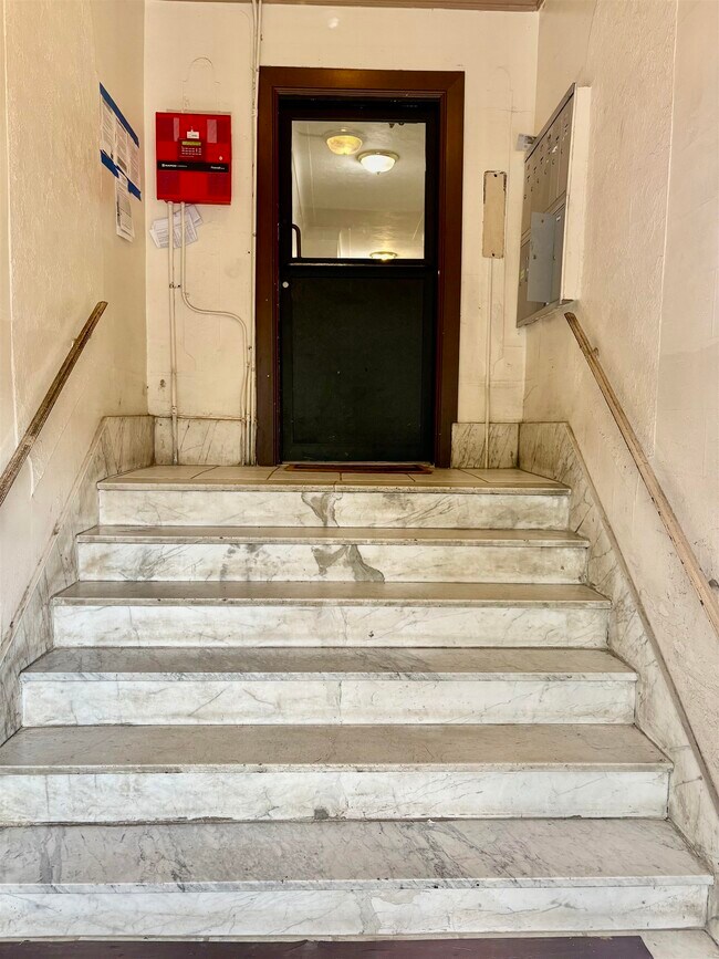 Foto del edificio - 404 Stegman Pkwy