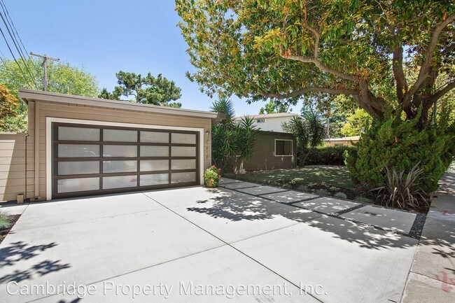 Foto del edificio - 4 br, 3 bath House - 1919 Ivy Lane