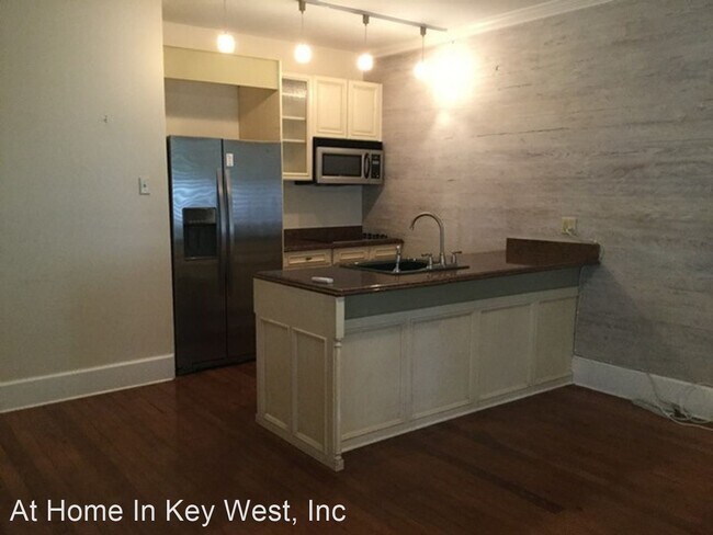 Building Photo - 3 br, 2.5 bath House - 714-10 Olivia Street